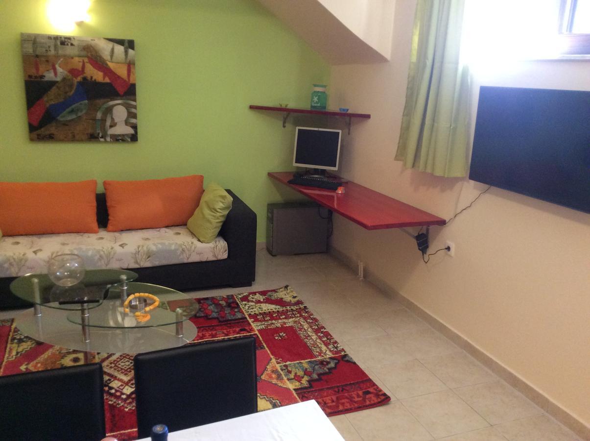 Modern Basement Gio Ii *